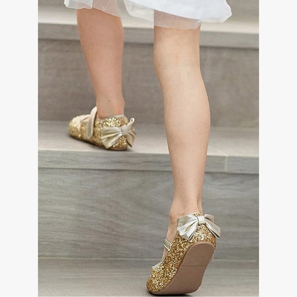 Sparkly Gold Kids Shoes 5T - Picture 2 of 2